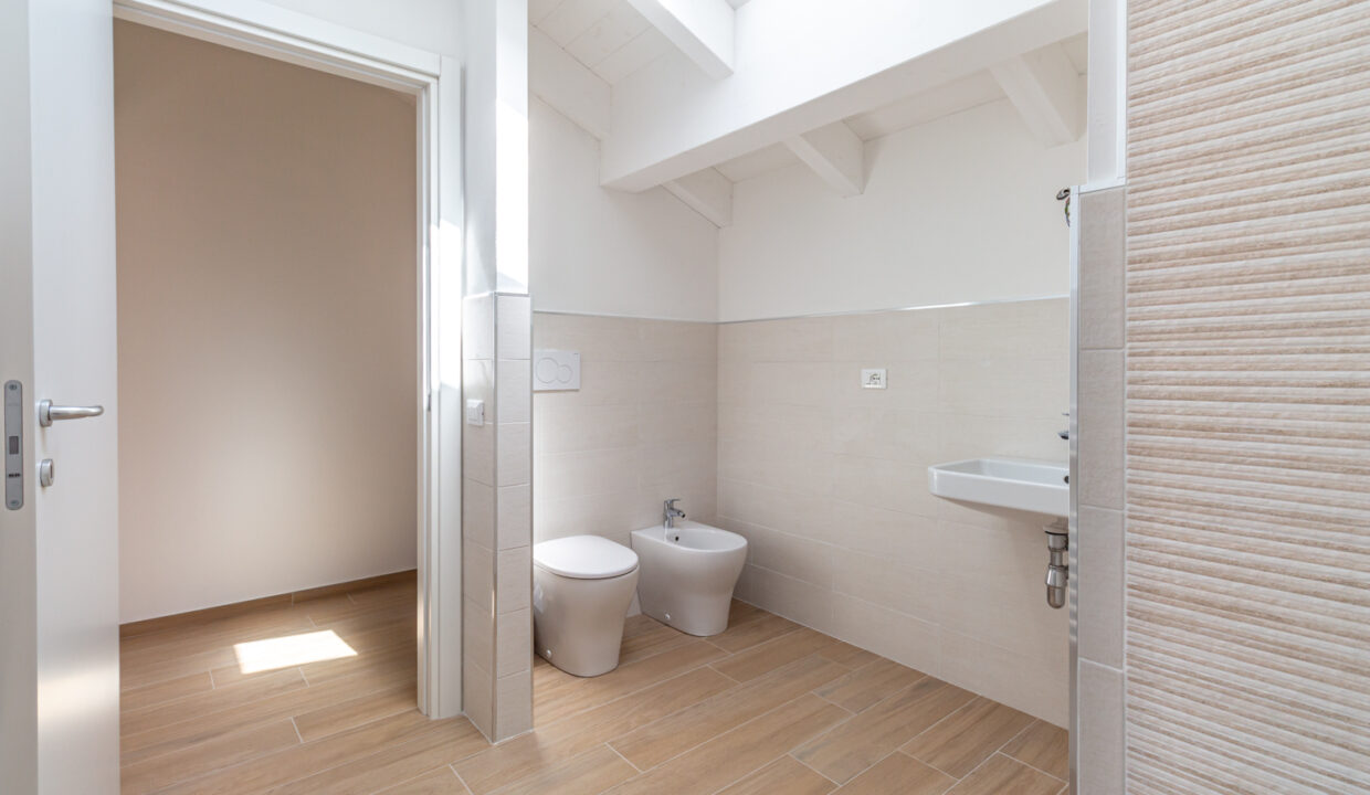 A2 (21 di 22) BAGNO