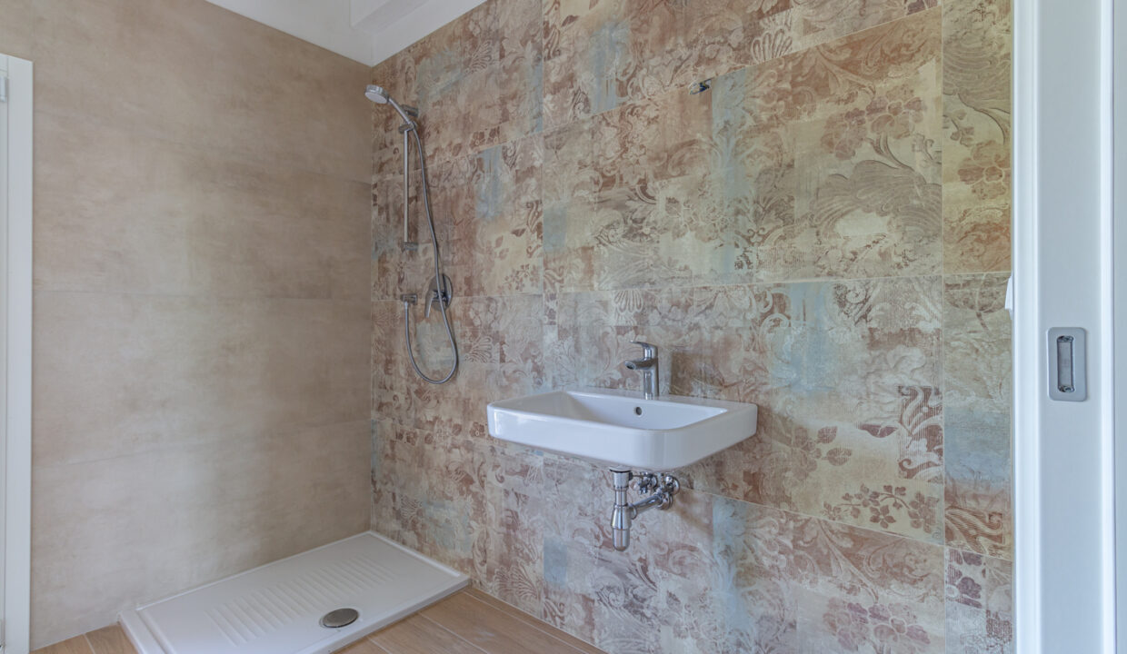 A2 (9 di 22) 2 BAGNI