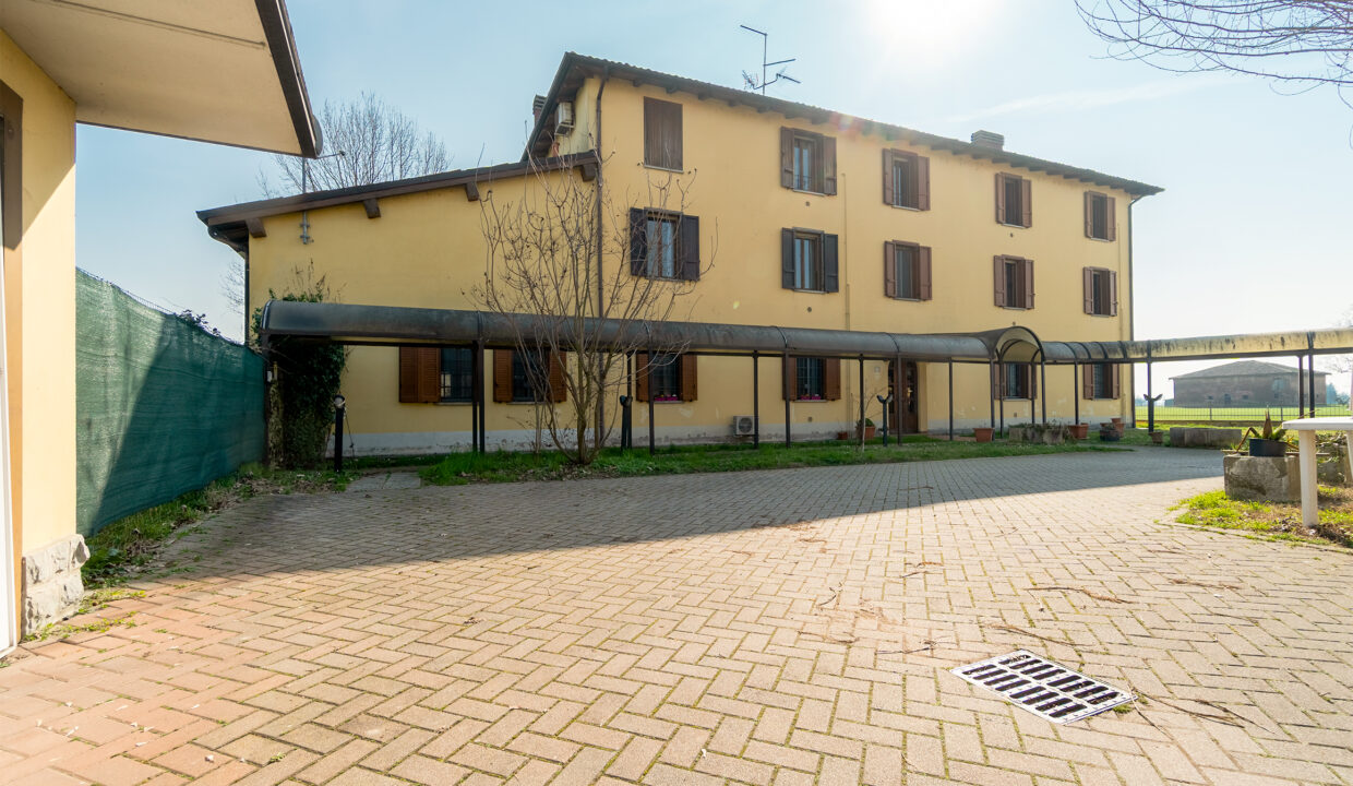 Cortile03
