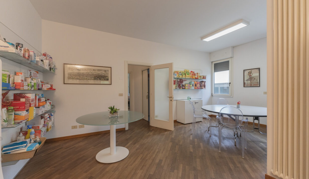 primo piano ufficio show room1